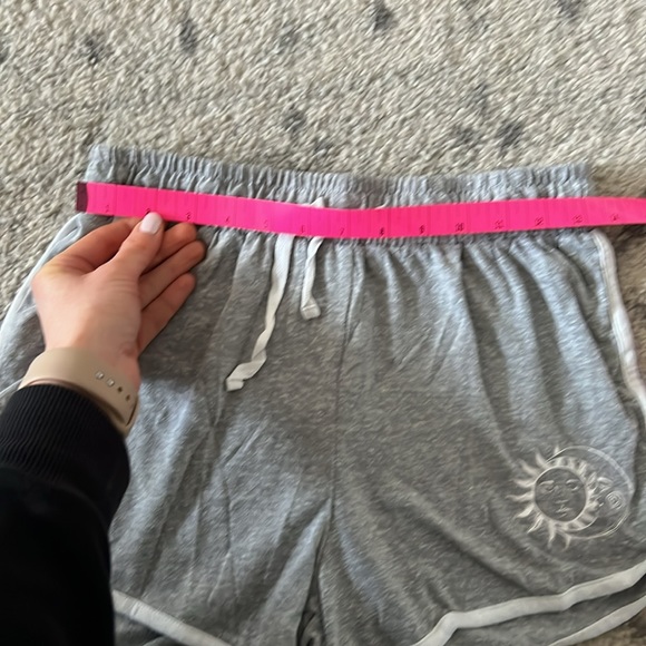 70’s Inspired Shorts - Picture 6 of 7